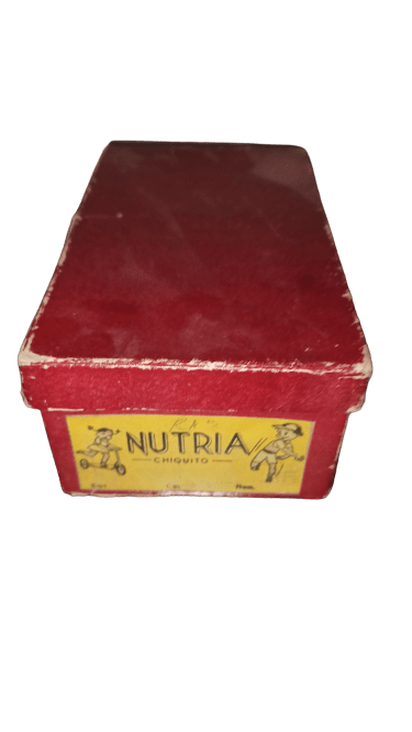 caja de zapato de Nutria chiquito antigua marca de calzado infantil de la cual surge el nombre de Infantiles Nutria 